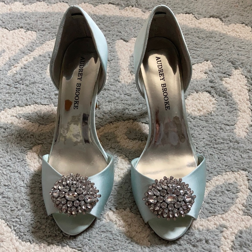 Aqua Audrey Brooke Pumps